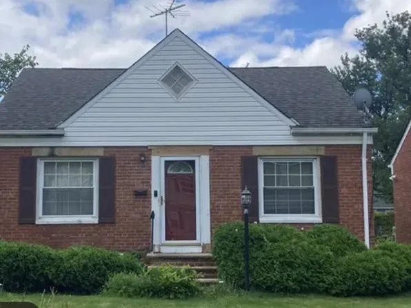 1490 E 195th St, Euclid, OH 44117