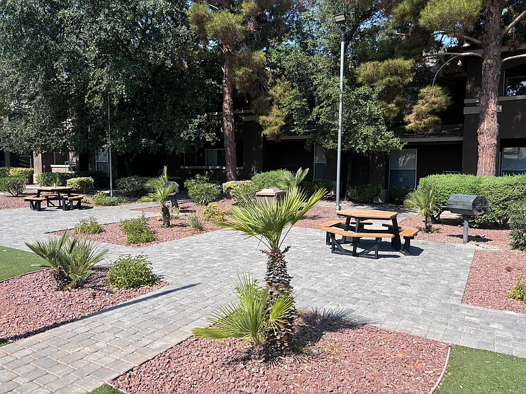 Diamond Sands Apartments — Photo 20