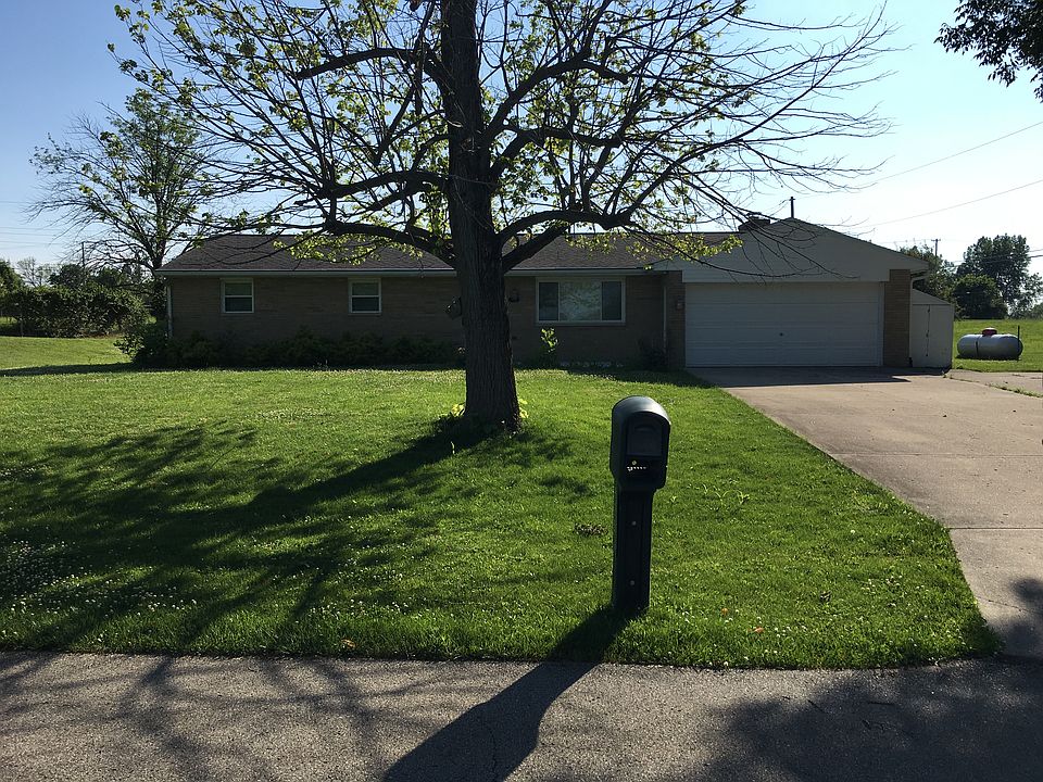1st image of 925 Livingston Dr