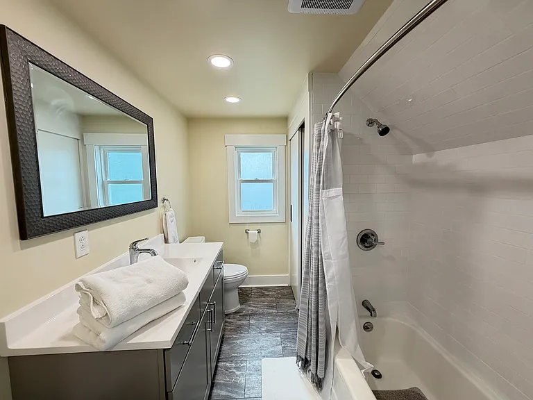 57 Caswell St — Photo 30