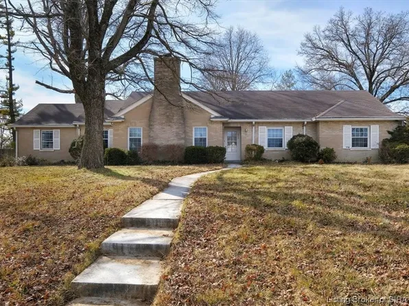 822 Michigan Avenue, Sellersburg, IN 47172