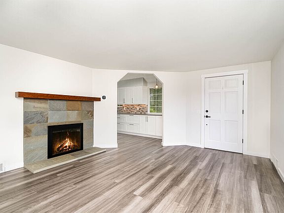 4th image of 16221 14th Ave NE