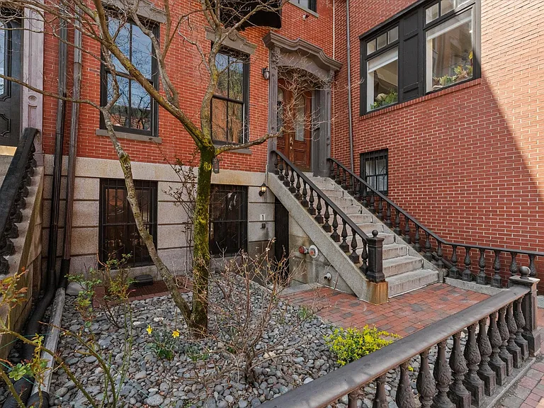 453 Massachusetts Ave #1 — Photo 32