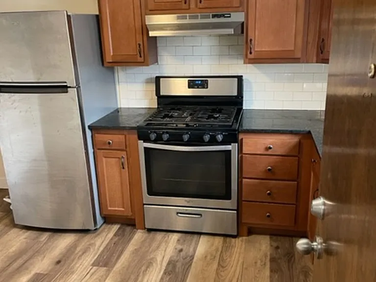 122 W Main St — Photo 10