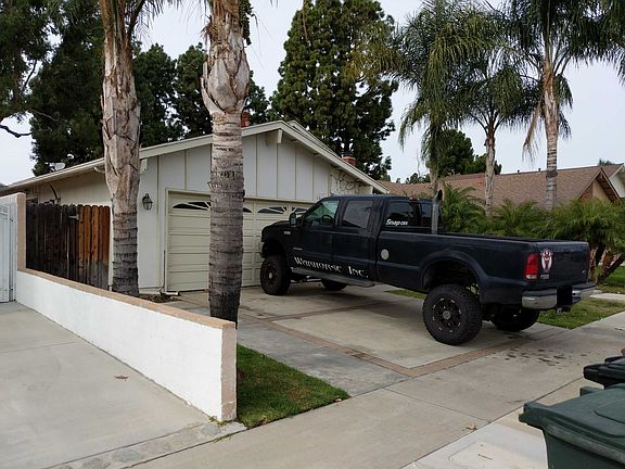 2nd image of 14641 Berkshire Pl