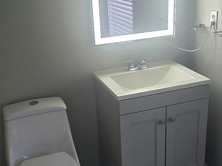 149 Wexford Dr E — Photo 8