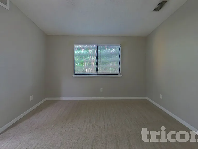 589 Robert Livingston St — Photo 7