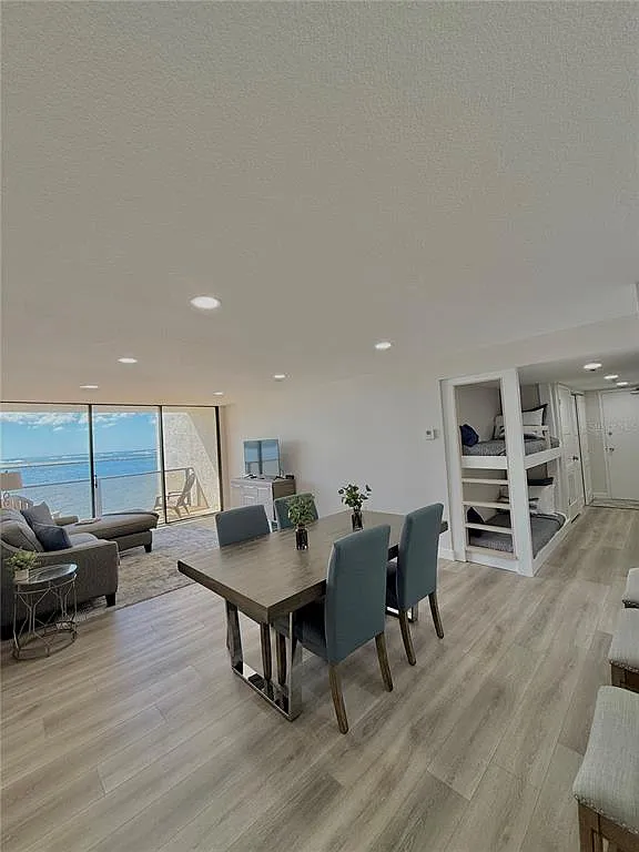 2 bed, 2.0 bath, 1186 sqft, $3,500 — Photo 4