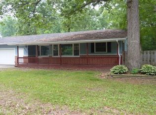 58230 Oakwood Dr, Three Rivers, MI 49093