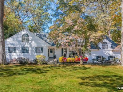 212 Arbor Rd, Franklin Lakes, NJ, 07417