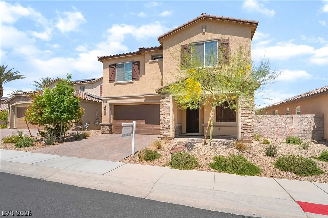 3 bed, 2.5 bath, 2460 sqft, $3,200 — Photo 4