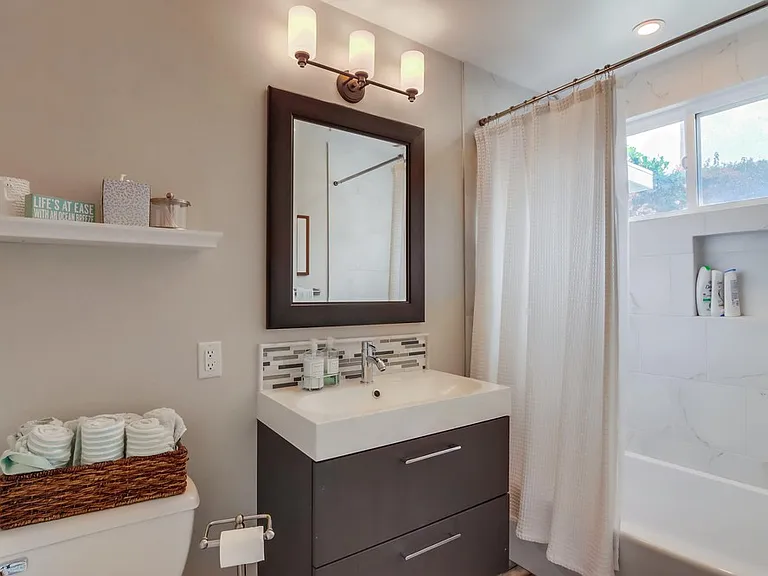 1705 Freda Ln — Photo 26