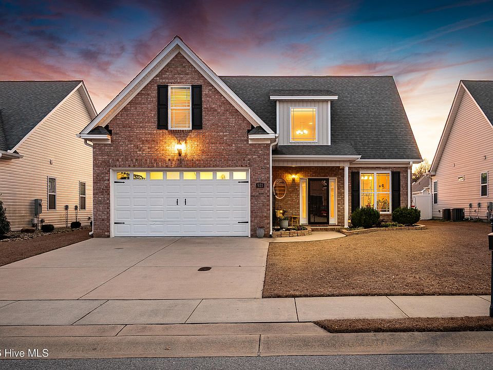 1st image of 921 Dearborn Court