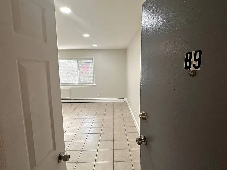 18 Hampton Rd #B9 — Photo 5