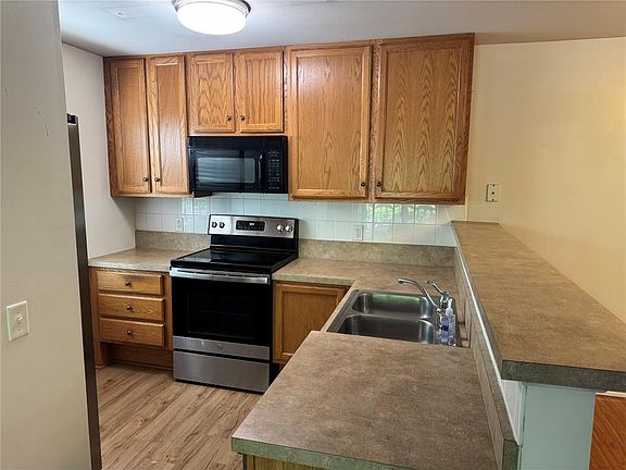 3rd image of 1141 Arbor Creek Dr APT 2D