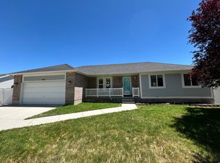 12171 S Laurel Chase Dr W, Riverton, UT 84065