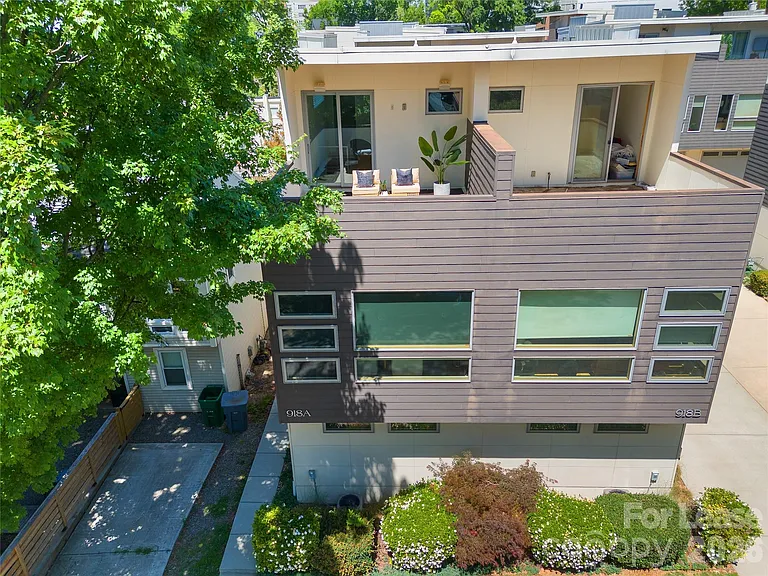 918 Greenleaf Ave — Photo 1