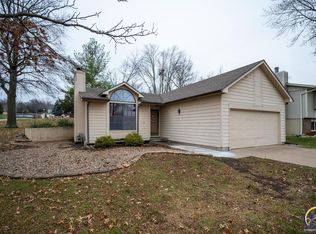 5611 SW 36th Ter, Topeka, KS 66614