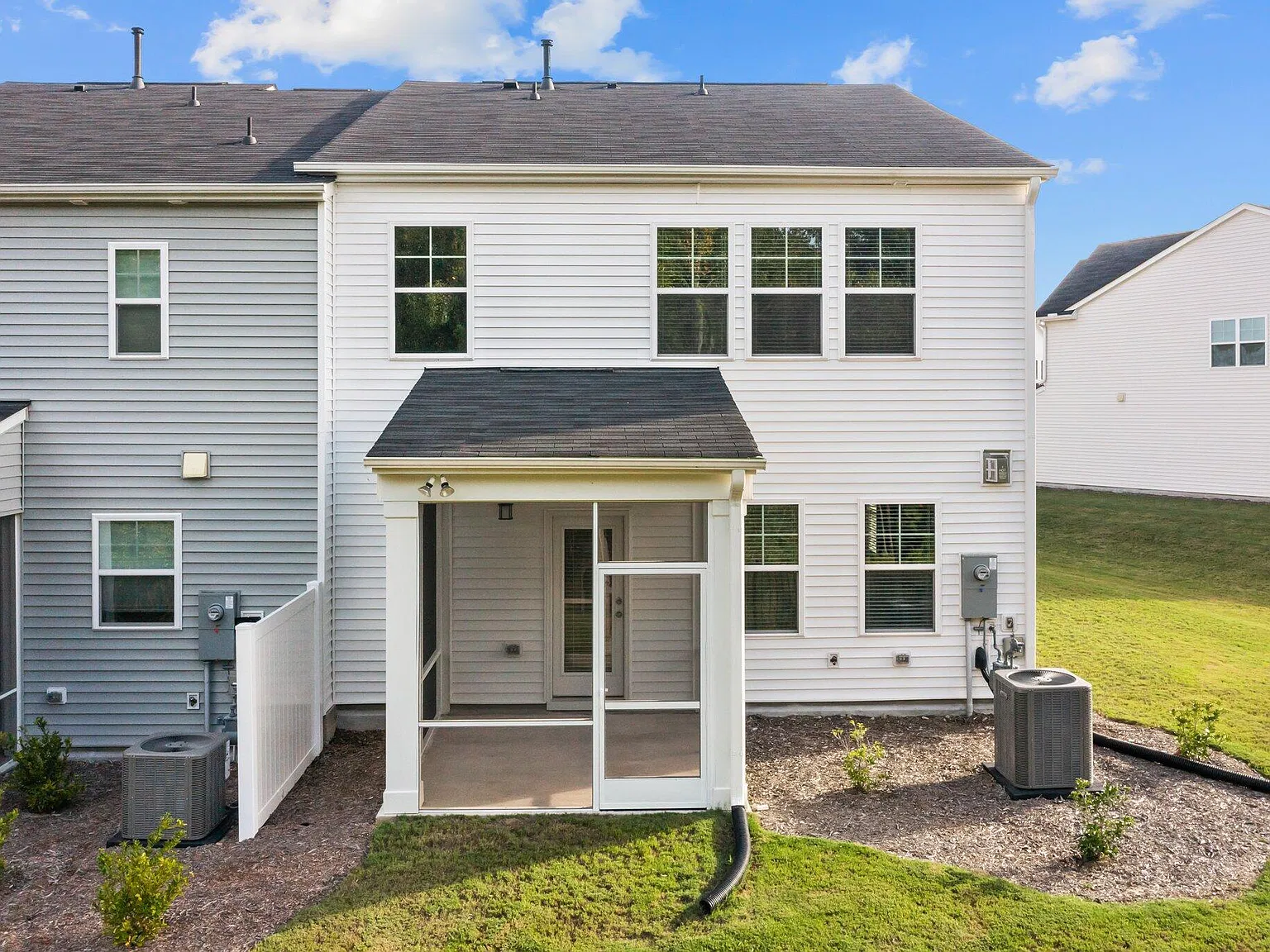 3 bed, 2.5 bath, 1982 sqft, $2,195 — Photo 4