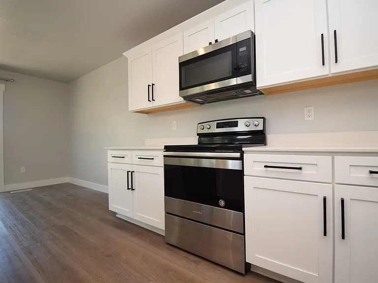 904 W Ellsworth St — Photo 21