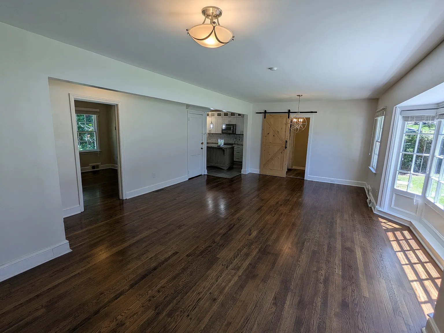 3 bed, 1691 sqft, $2,395 — Photo 4