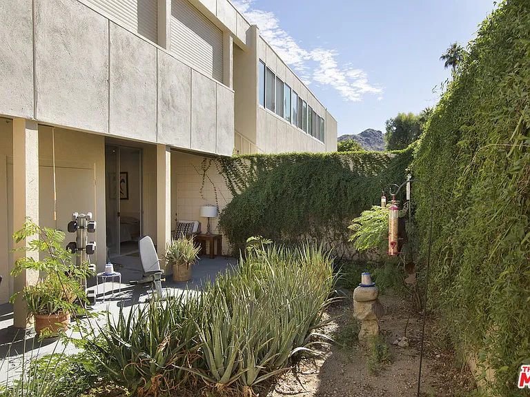 501 Desert Lakes Cir — Photo 45