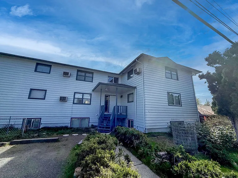 126 E Barker St — Photo 11