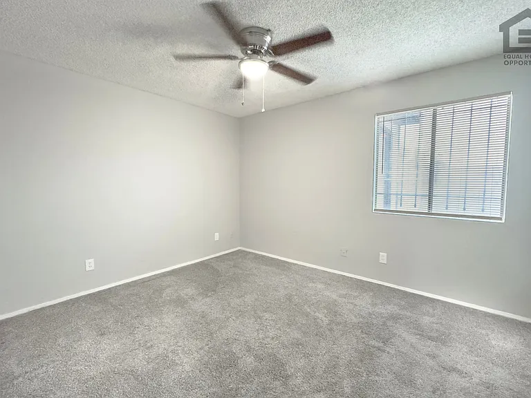 529 E 6th Dr — Photo 13
