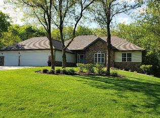 N41W27330 Patricia Ln, Pewaukee, WI 53072