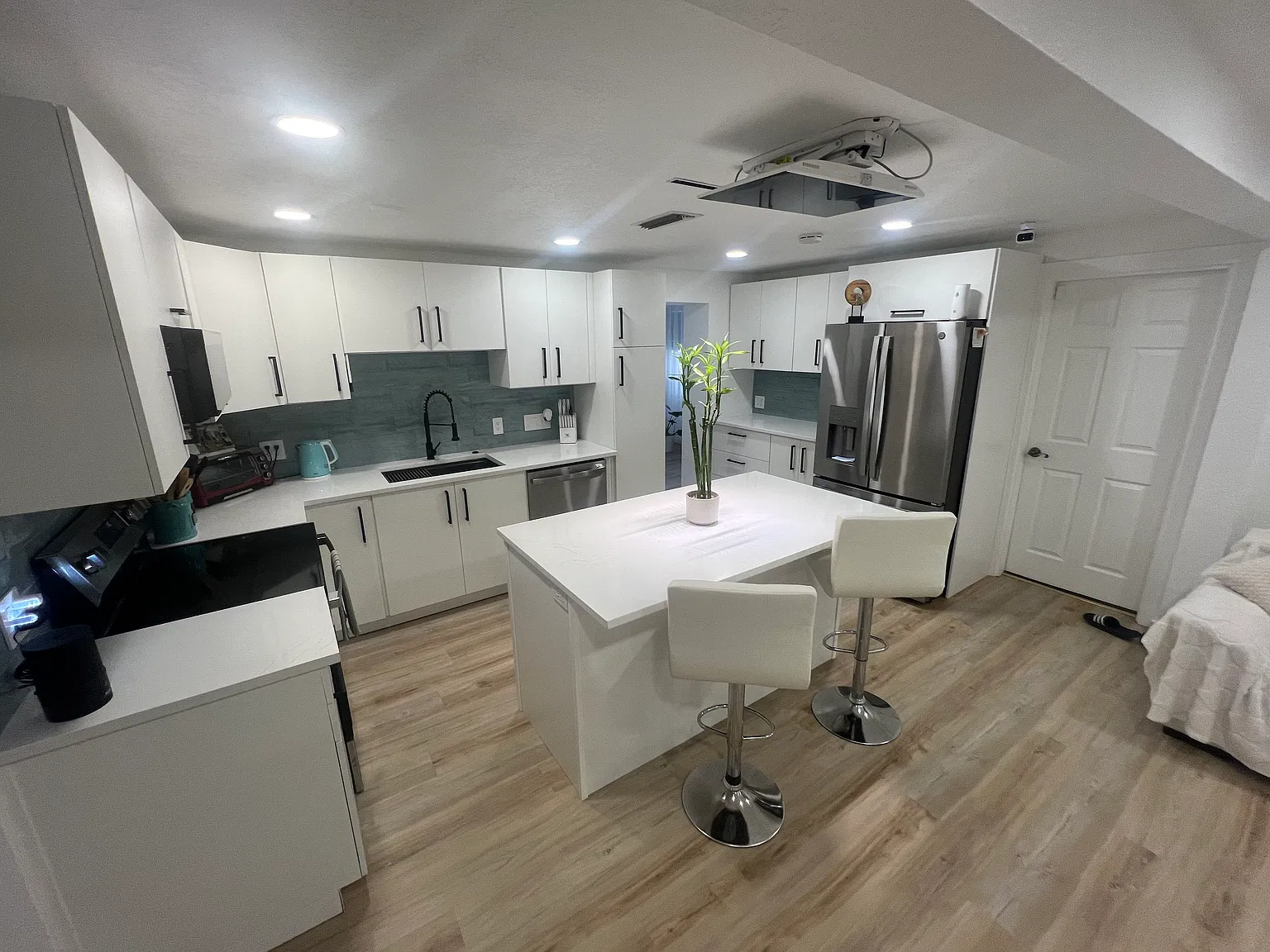 2 bed, 1244 sqft, $2,250 — Photo 2