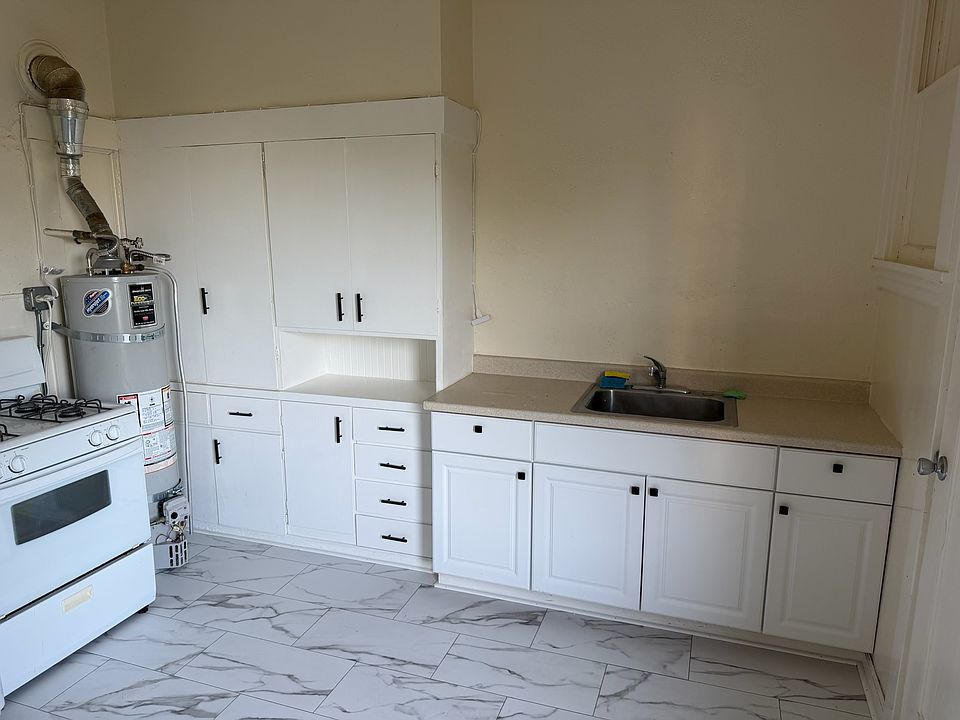 1st image of 459 11th Ave #1