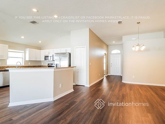 3rd image of 1021 Torreya Way