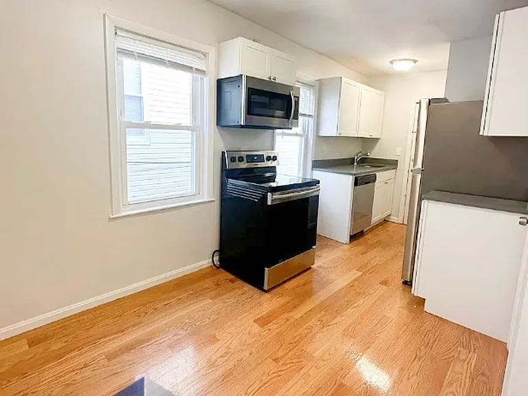 46-48 South St — Photo 5