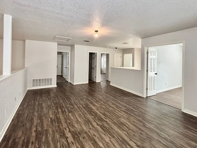20527 Cliff Park — Photo 16