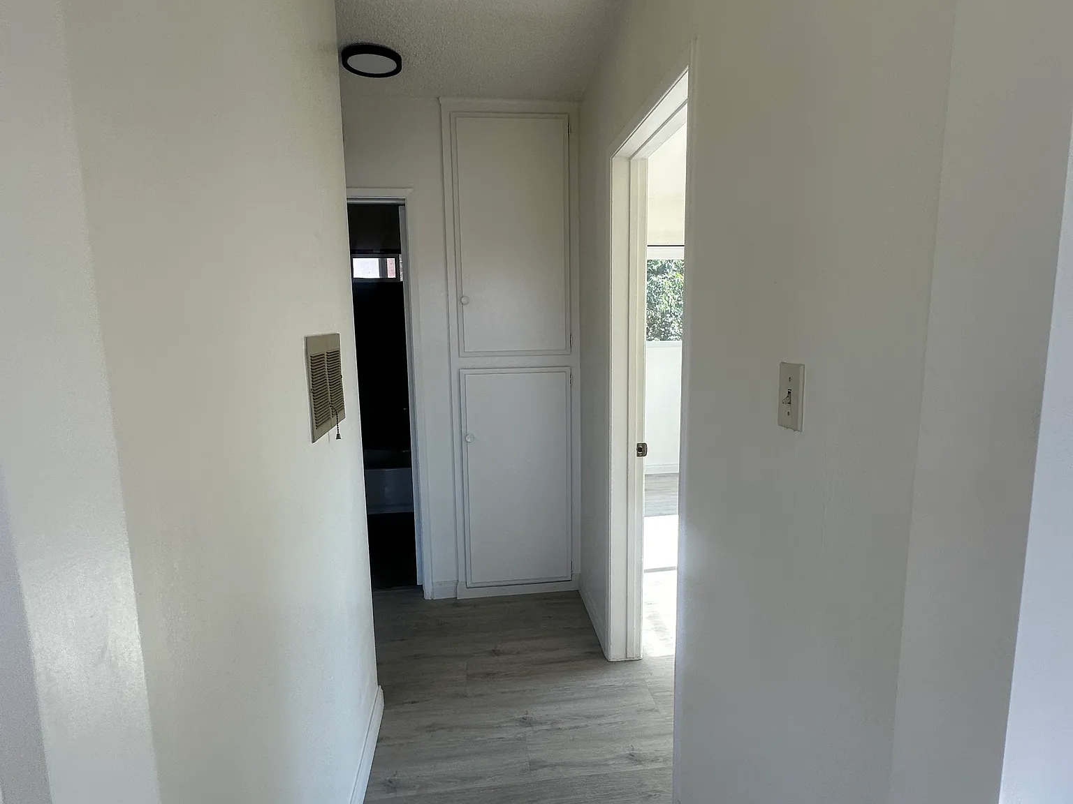 2 bed, 700 sqft, $2,400 — Photo 3