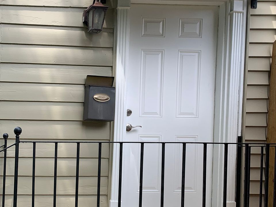 Private Entry and Exit with mailbox