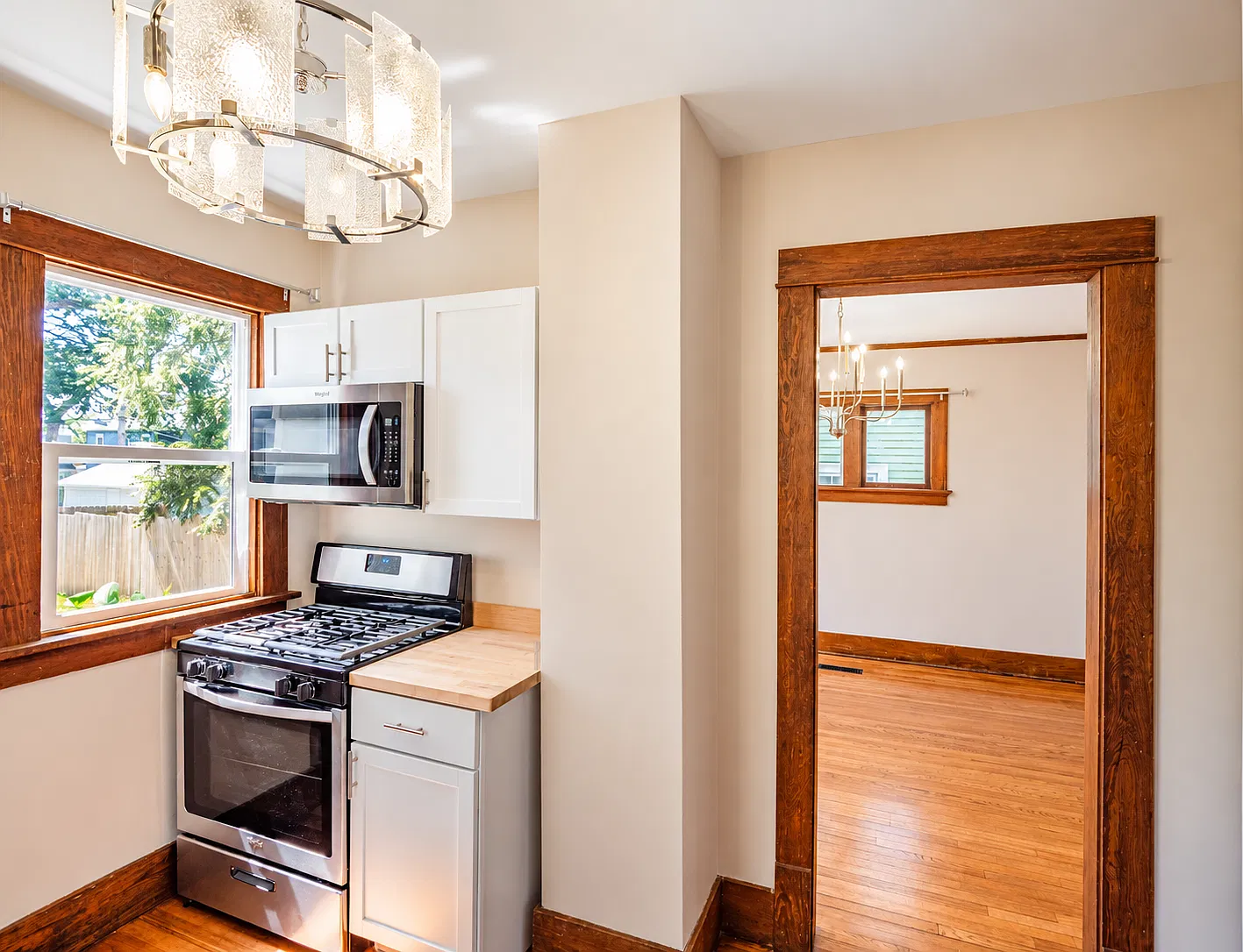 3 bed, 1.5 bath, 1232 sqft, $1,845 — Photo 2