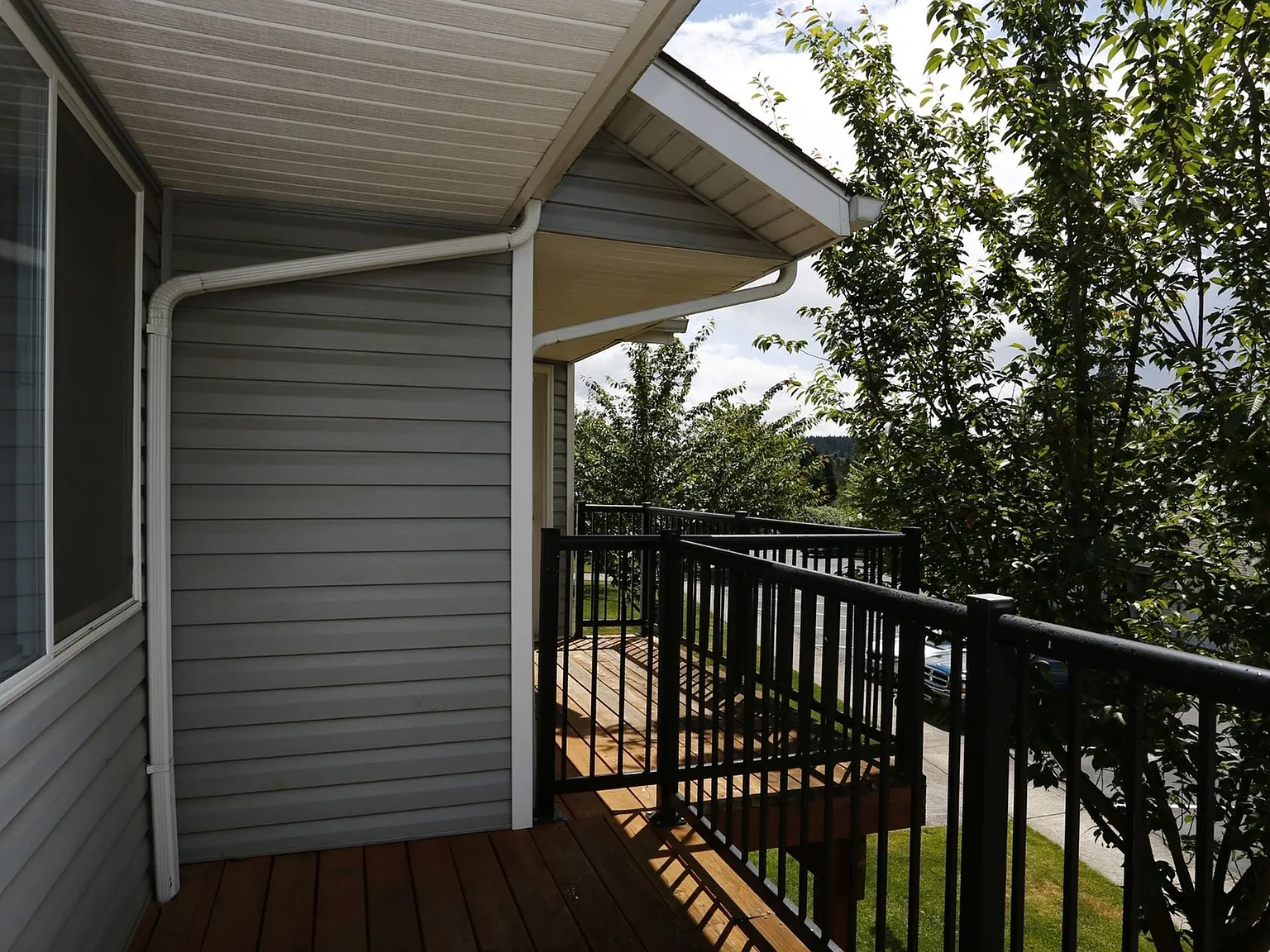 Gateway Village — Photo 3