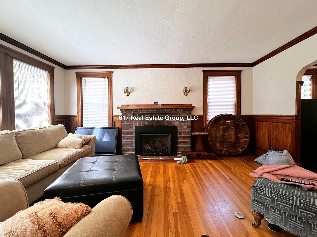 Building Photo - 33 Greycliff Rd