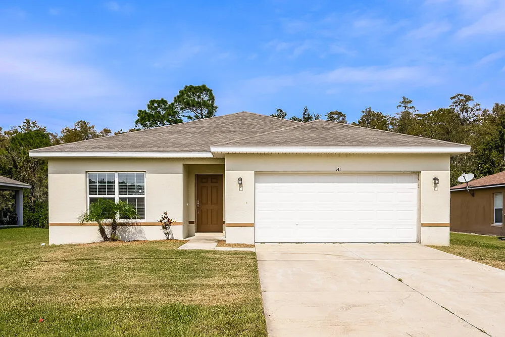 4 bed, 2.0 bath, 1661 sqft, $2,060 — Photo 1