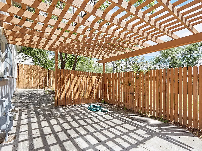 241 Elmwood Dr — Photo 19