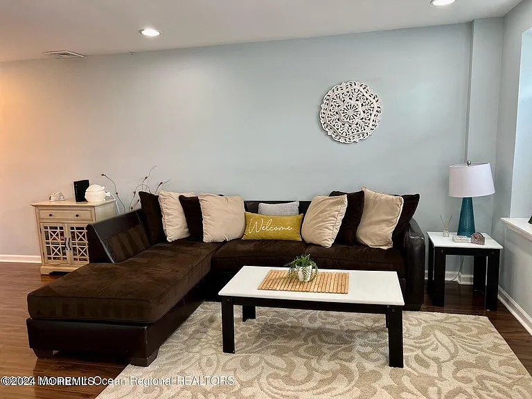 99 McCabe Ave #4 — Photo 4