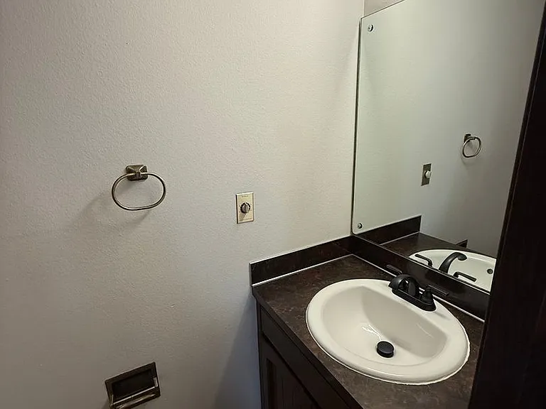 2209 Colby Ave #4 — Photo 25