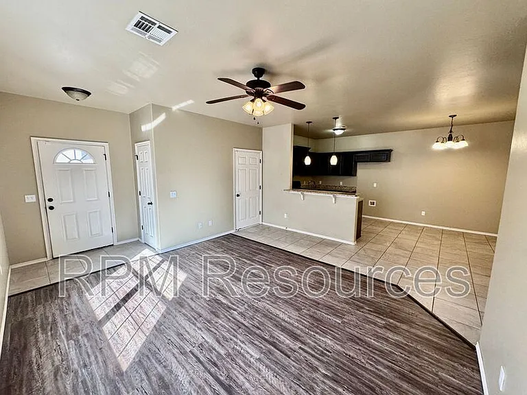 151 Bison Court Way — Photo 4