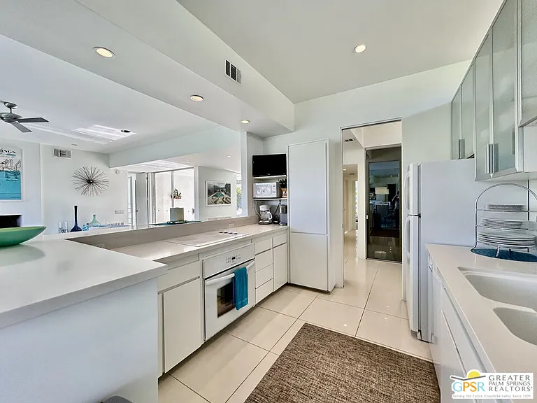 16 Lakeview Cir — Photo 34
