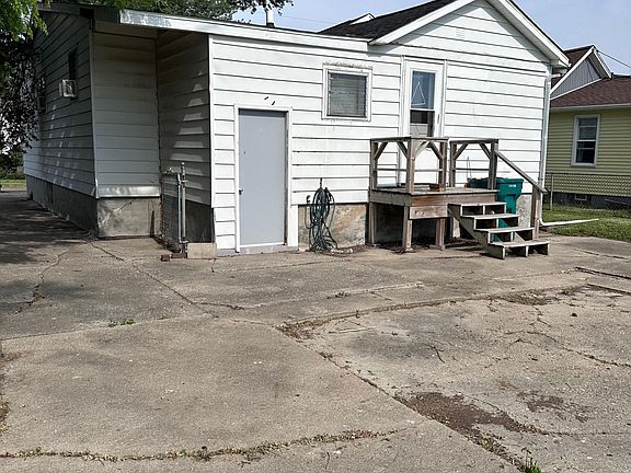 3rd image of 925 S Cedar St