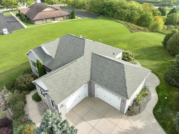 600 Pinnacle DRIVE, Lake Mills, WI 53551