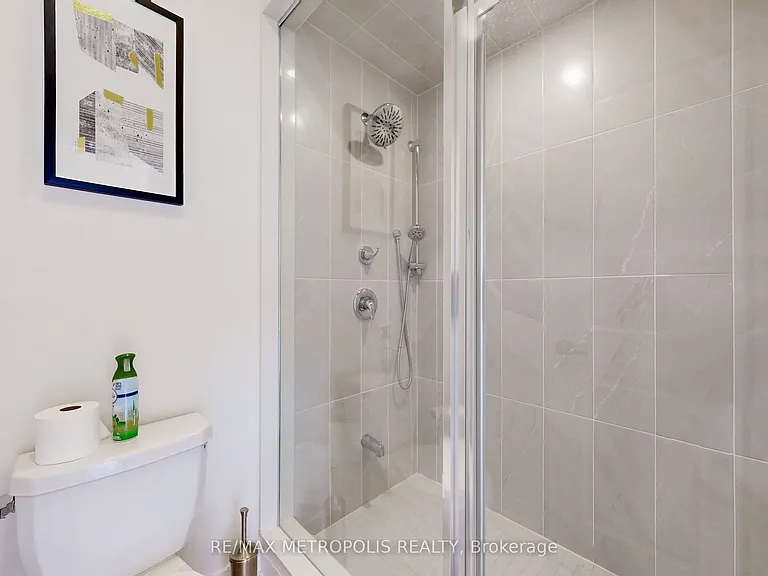 104 Stoneleigh Dr — Photo 32