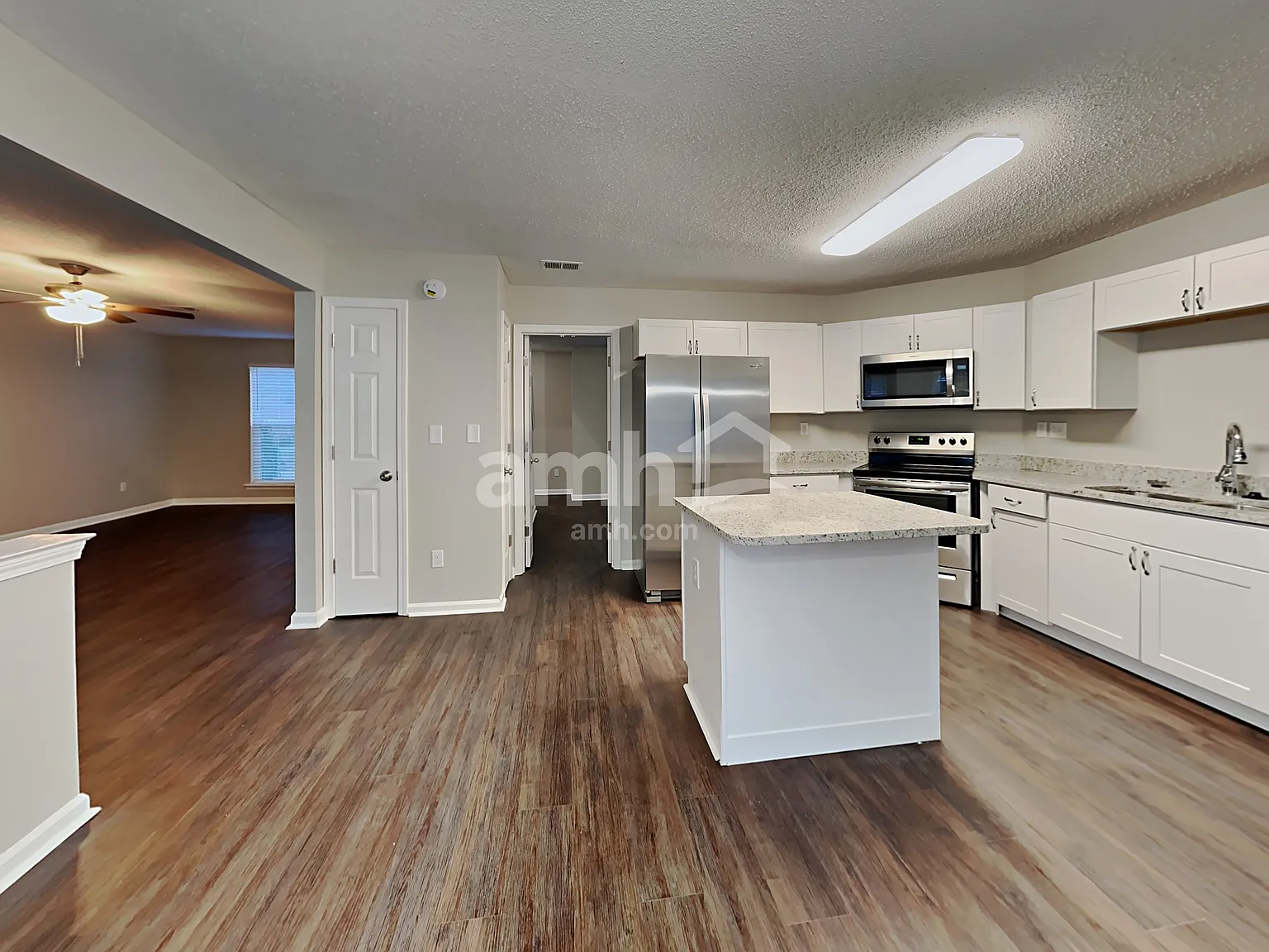 3 bed, 2.5 bath, 1905 sqft, $2,100 — Photo 4