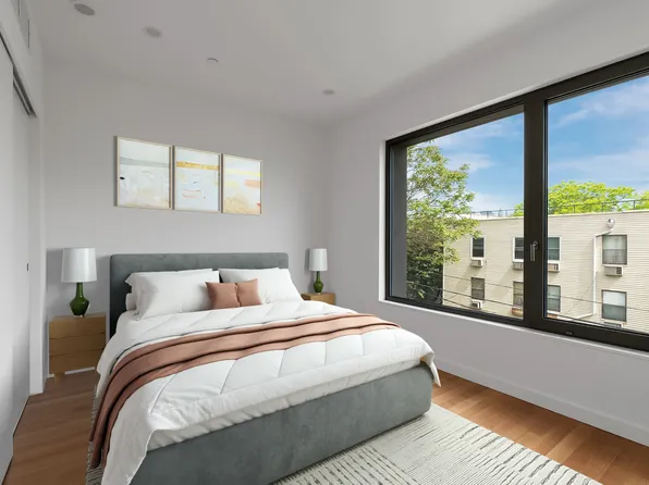 33 Carroll Street image 8 of 12